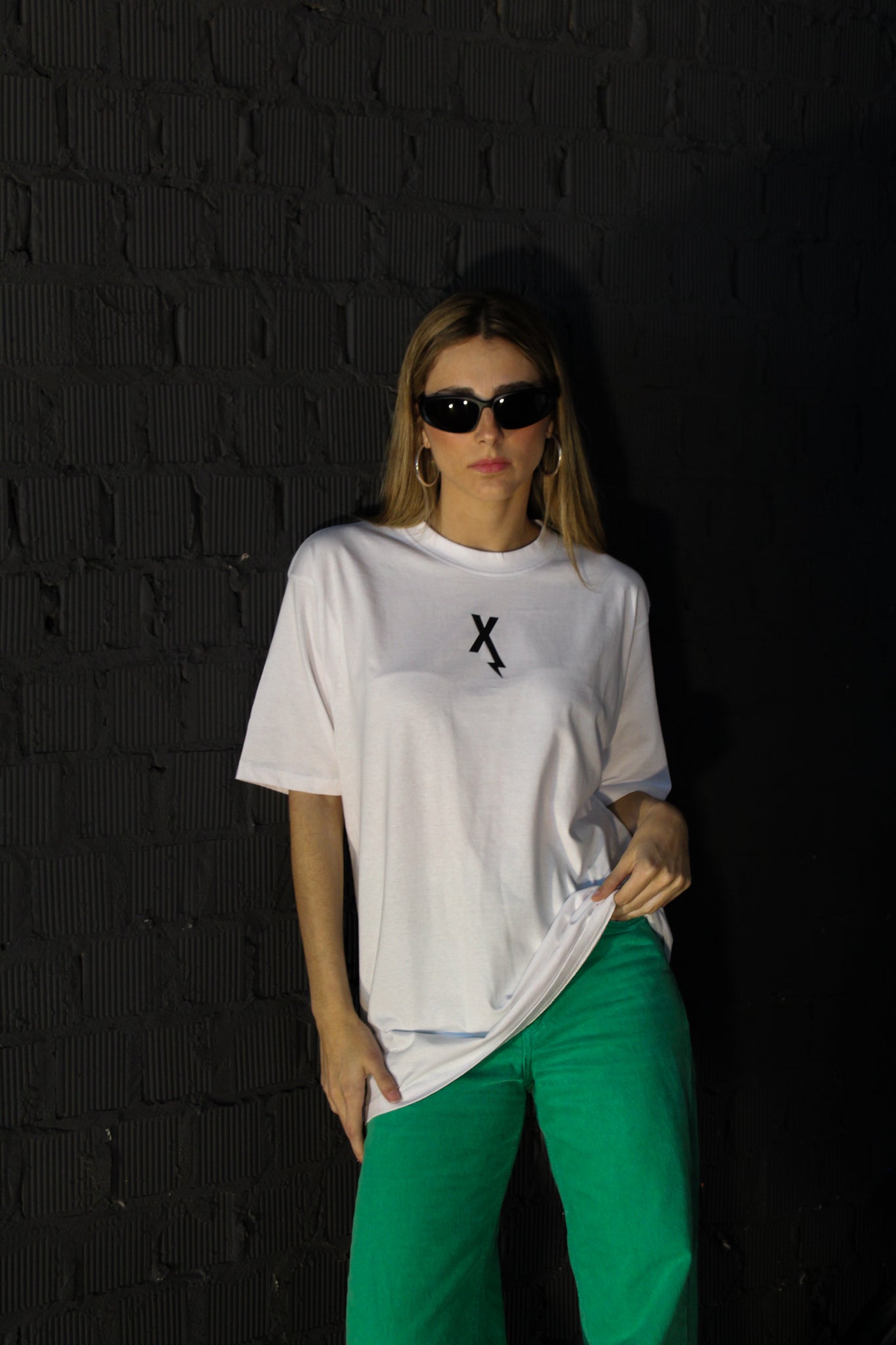 WHITE VIBE TEE