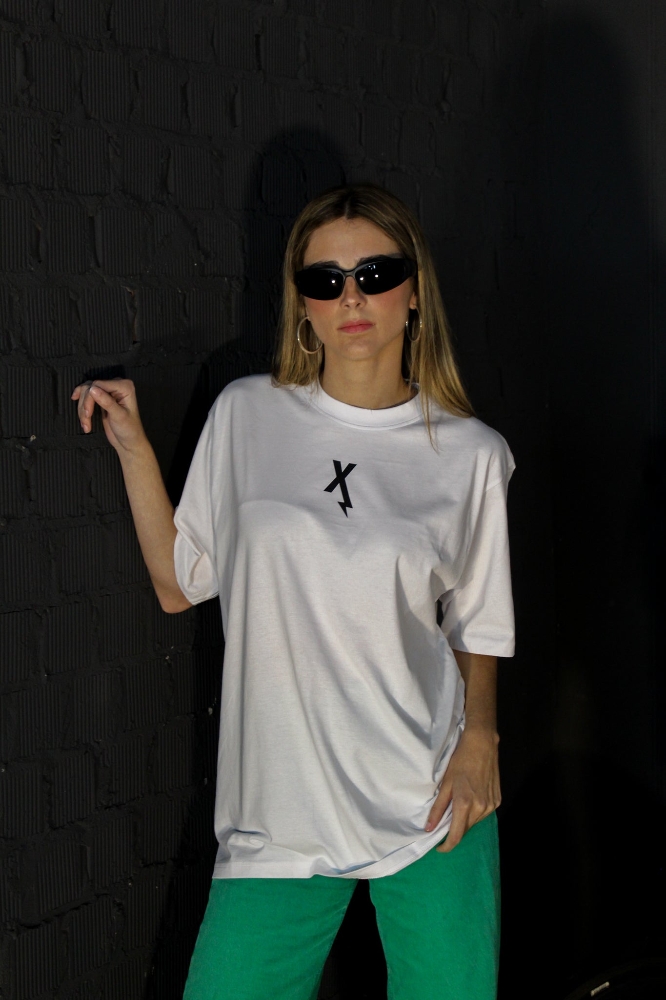 WHITE VIBE TEE